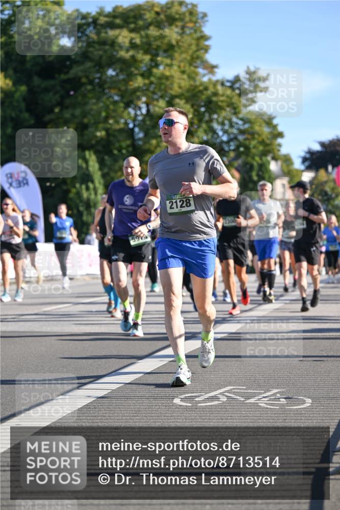 07.09.2025 - BARMER Alsterlauf Dr. Thomas Lammeyer http://msf.ph/oto/8713514 07.09.2025 09:45:10 Laufen 2128 meine-sportfotos.de