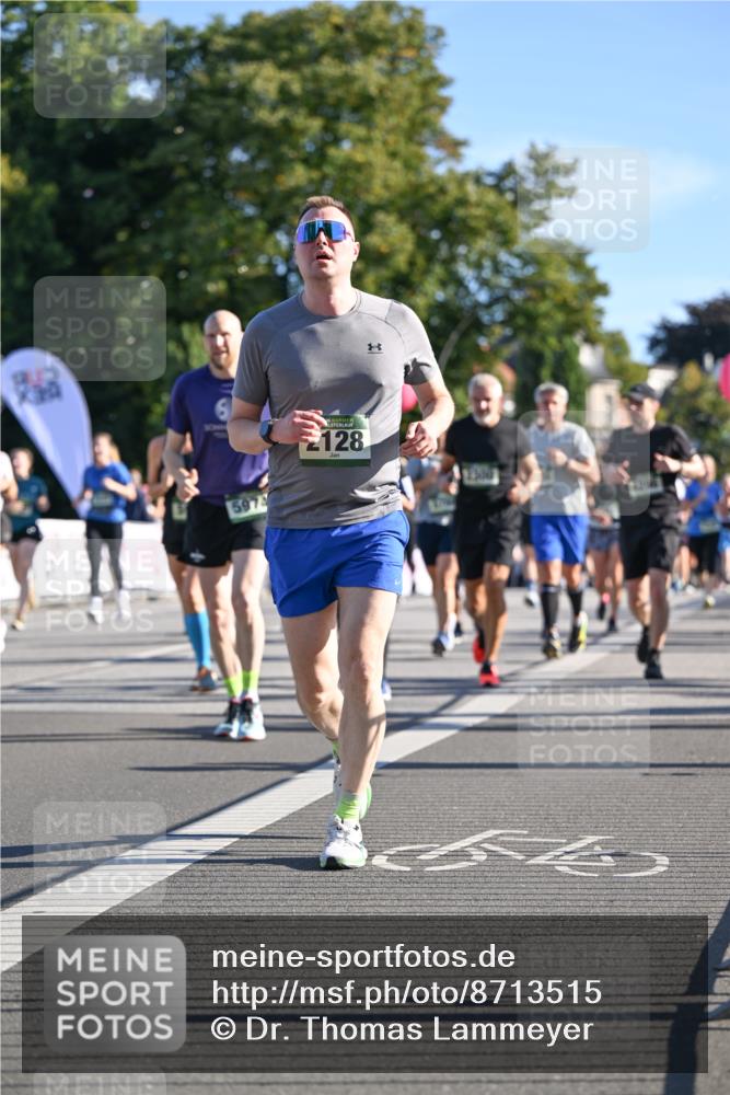 07.09.2025 - BARMER Alsterlauf Dr. Thomas Lammeyer http://msf.ph/oto/8713515 07.09.2025 09:45:11 Laufen 5974, 6, 128, 1296 meine-sportfotos.de