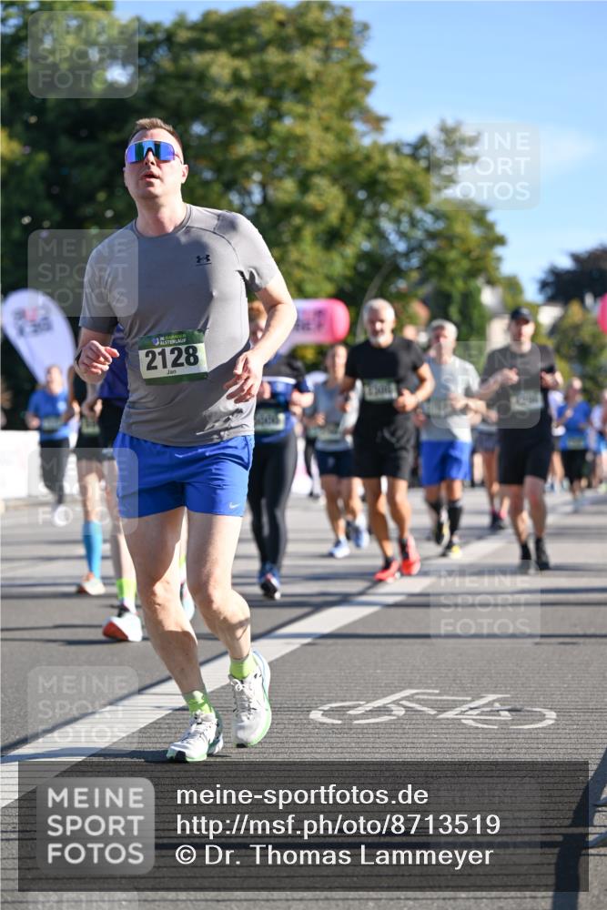 07.09.2025 - BARMER Alsterlauf Dr. Thomas Lammeyer http://msf.ph/oto/8713519 07.09.2025 09:45:11 Laufen 2128 meine-sportfotos.de