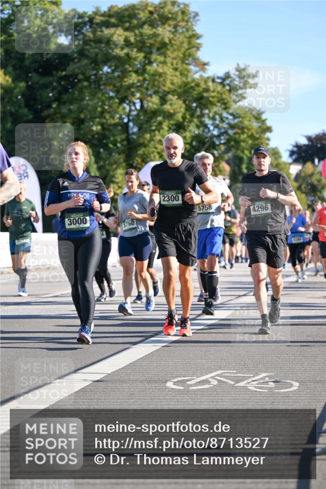 07.09.2025 - BARMER Alsterlauf Dr. Thomas Lammeyer http://msf.ph/oto/8713527 07.09.2025 09:45:13 Laufen 3000, 5760, 2300, 5758, 4296 meine-sportfotos.de