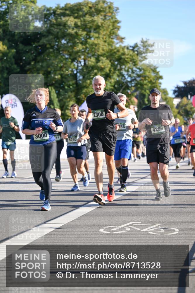 07.09.2025 - BARMER Alsterlauf Dr. Thomas Lammeyer http://msf.ph/oto/8713528 07.09.2025 09:45:13 Laufen 3000, 5760, 2300, 758, 4296 meine-sportfotos.de