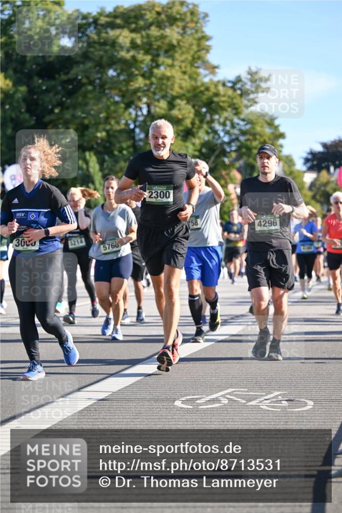 07.09.2025 - BARMER Alsterlauf Dr. Thomas Lammeyer http://msf.ph/oto/8713531 07.09.2025 09:45:13 Laufen 300, 5214, 5760, 2300, 58, 4296 meine-sportfotos.de