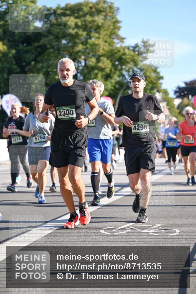 07.09.2025 - BARMER Alsterlauf Dr. Thomas Lammeyer http://msf.ph/oto/8713535 07.09.2025 09:45:14 Laufen 5760, 2300, 08, 4296 meine-sportfotos.de