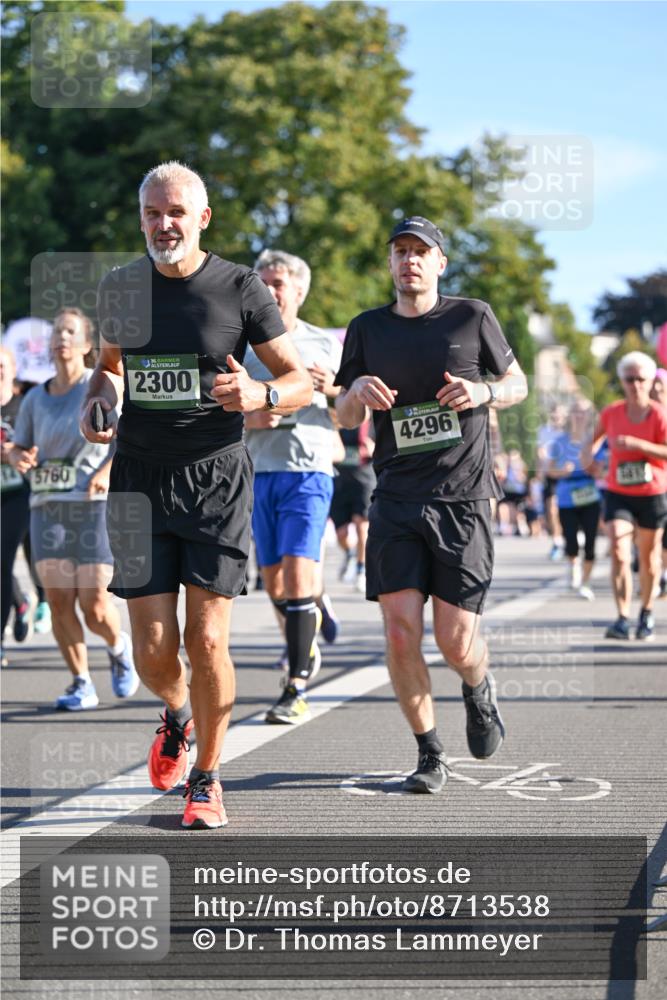 07.09.2025 - BARMER Alsterlauf Dr. Thomas Lammeyer http://msf.ph/oto/8713538 07.09.2025 09:45:14 Laufen 15760, 16, 2300, 4296 meine-sportfotos.de