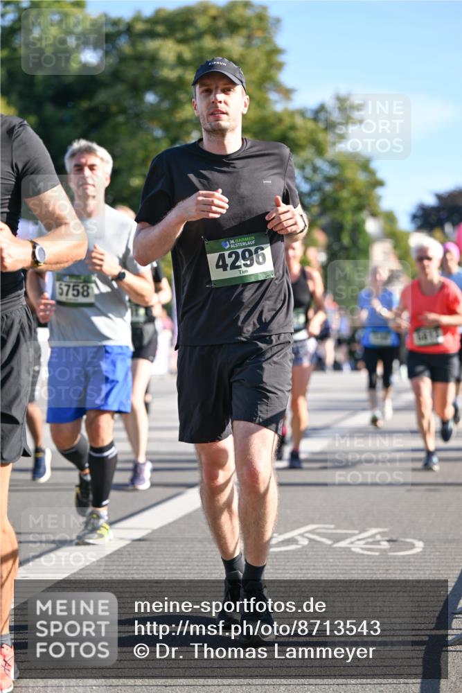 07.09.2025 - BARMER Alsterlauf Dr. Thomas Lammeyer http://msf.ph/oto/8713543 07.09.2025 09:45:15 Laufen 5758, 36, 4296 meine-sportfotos.de