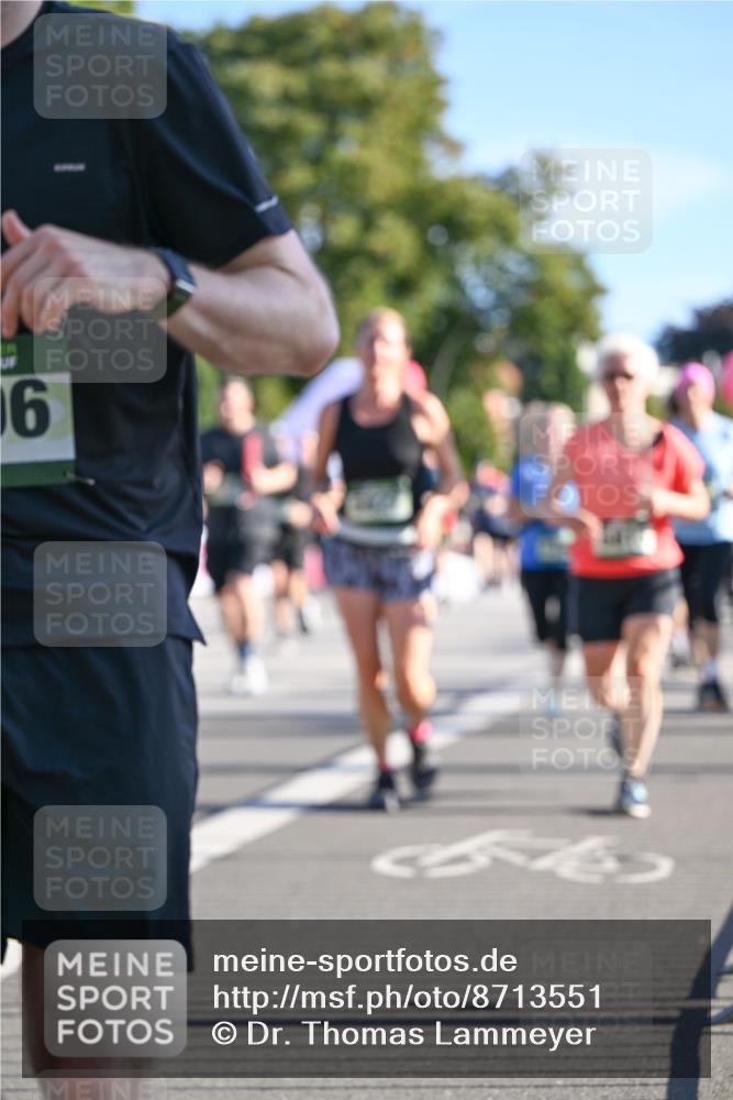 07.09.2025 - BARMER Alsterlauf Dr. Thomas Lammeyer http://msf.ph/oto/8713551 07.09.2025 09:45:16 Laufen 16 meine-sportfotos.de
