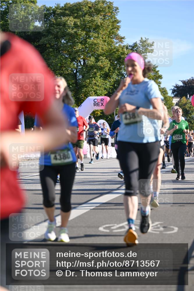 07.09.2025 - BARMER Alsterlauf Dr. Thomas Lammeyer http://msf.ph/oto/8713567 07.09.2025 09:45:19 Laufen 4380, 2793, 4384, 3043, 3393 meine-sportfotos.de