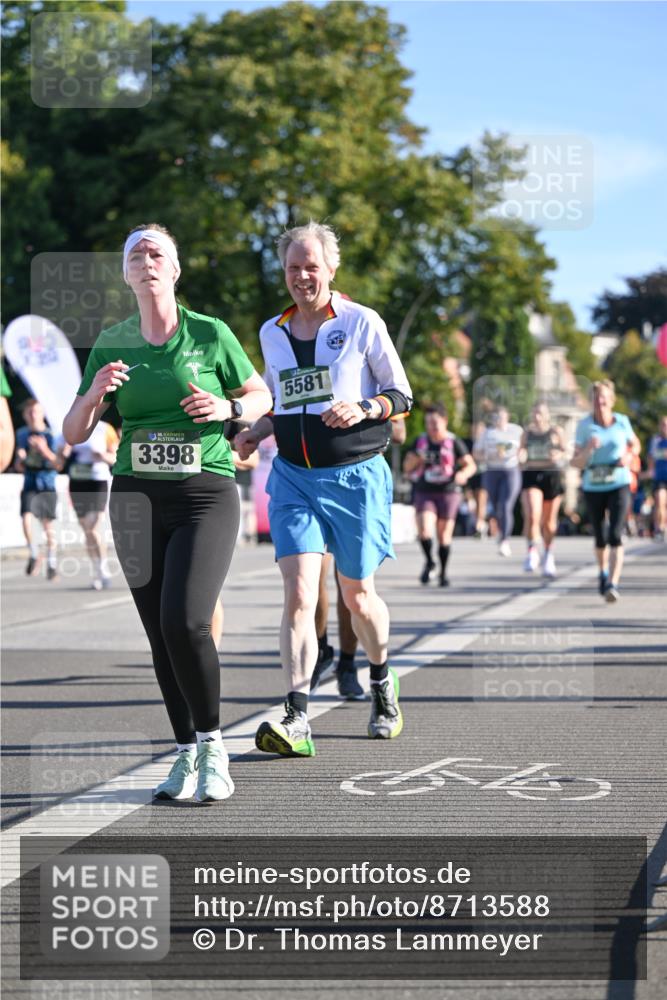 07.09.2025 - BARMER Alsterlauf Dr. Thomas Lammeyer http://msf.ph/oto/8713588 07.09.2025 09:45:24 Laufen 136, 3398, 5581 meine-sportfotos.de
