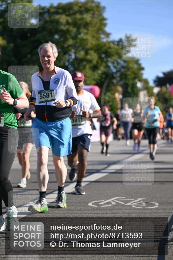 07.09.2025 - BARMER Alsterlauf Dr. Thomas Lammeyer http://msf.ph/oto/8713593 07.09.2025 09:45:24 Laufen 5581, 3811 meine-sportfotos.de