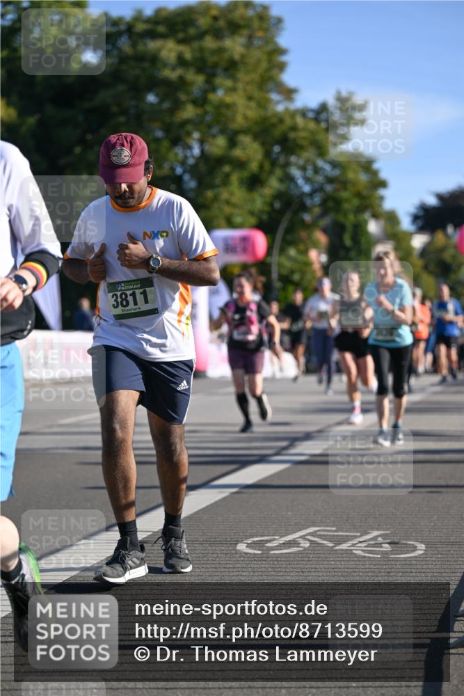 07.09.2025 - BARMER Alsterlauf Dr. Thomas Lammeyer http://msf.ph/oto/8713599 07.09.2025 09:45:25 Laufen 3811 meine-sportfotos.de