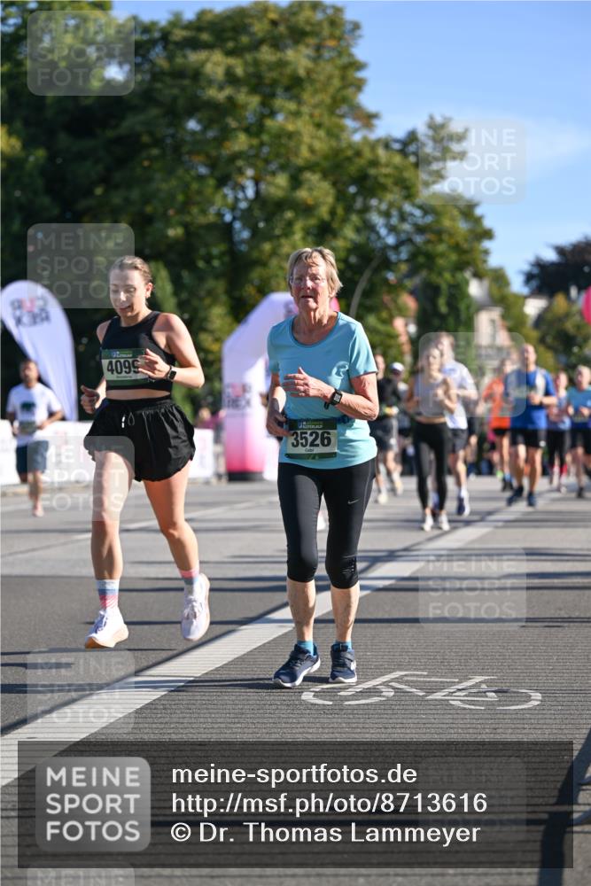 07.09.2025 - BARMER Alsterlauf Dr. Thomas Lammeyer http://msf.ph/oto/8713616 07.09.2025 09:45:28 Laufen 4099, 3526 meine-sportfotos.de