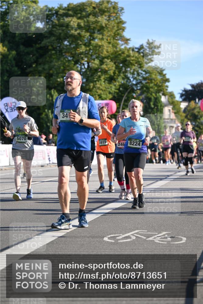 07.09.2025 - BARMER Alsterlauf Dr. Thomas Lammeyer http://msf.ph/oto/8713651 07.09.2025 09:45:34 Laufen 5070, 34, 815, 5919, 246, 8224 meine-sportfotos.de
