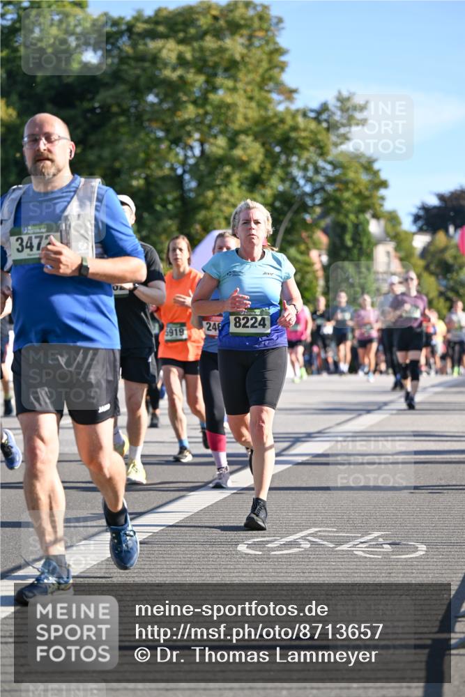 07.09.2025 - BARMER Alsterlauf Dr. Thomas Lammeyer http://msf.ph/oto/8713657 07.09.2025 09:45:35 Laufen 3472, 5919, 246, 8224 meine-sportfotos.de