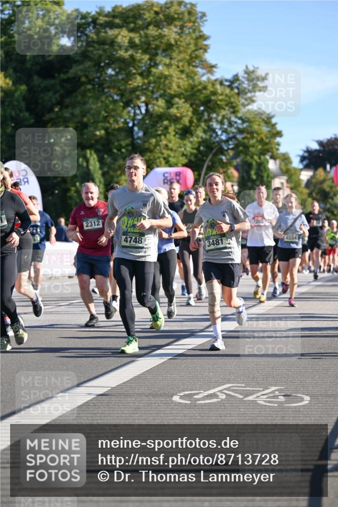 07.09.2025 - BARMER Alsterlauf Dr. Thomas Lammeyer http://msf.ph/oto/8713728 07.09.2025 09:45:46 Laufen 2312, 4748, 3481, 4554 meine-sportfotos.de