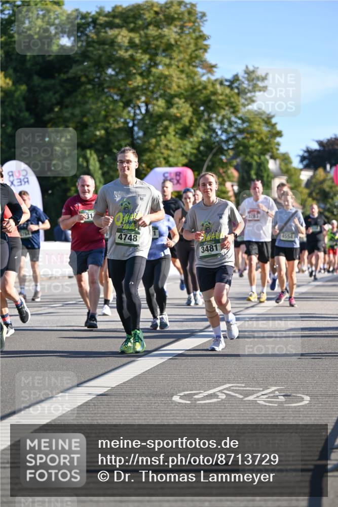 07.09.2025 - BARMER Alsterlauf Dr. Thomas Lammeyer http://msf.ph/oto/8713729 07.09.2025 09:45:46 Laufen 31, 4748, 3481, 4554 meine-sportfotos.de