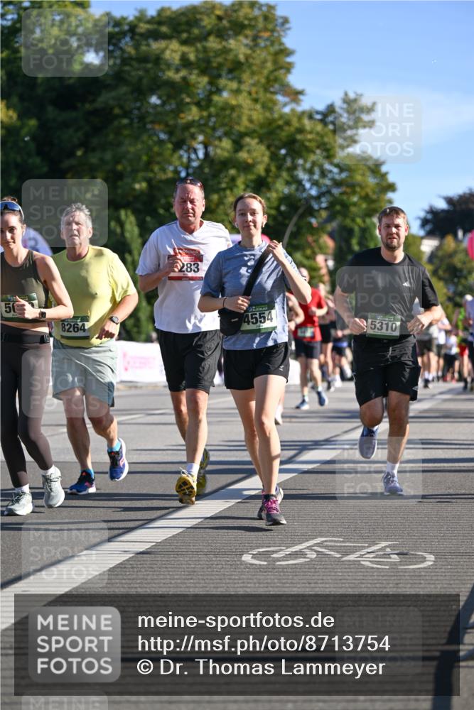07.09.2025 - BARMER Alsterlauf Dr. Thomas Lammeyer http://msf.ph/oto/8713754 07.09.2025 09:45:49 Laufen 55, 8264, 283, 4554, 5310 meine-sportfotos.de