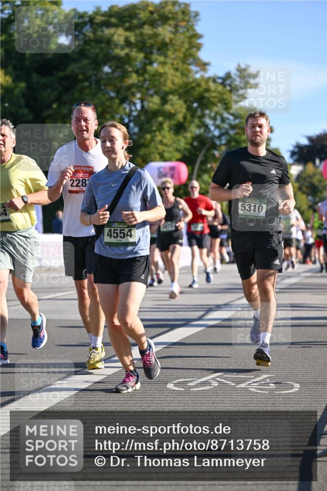 07.09.2025 - BARMER Alsterlauf Dr. Thomas Lammeyer http://msf.ph/oto/8713758 07.09.2025 09:45:50 Laufen 54, 228, 4554, 5310 meine-sportfotos.de