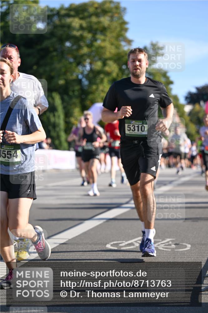 07.09.2025 - BARMER Alsterlauf Dr. Thomas Lammeyer http://msf.ph/oto/8713763 07.09.2025 09:45:50 Laufen 554, 5310 meine-sportfotos.de