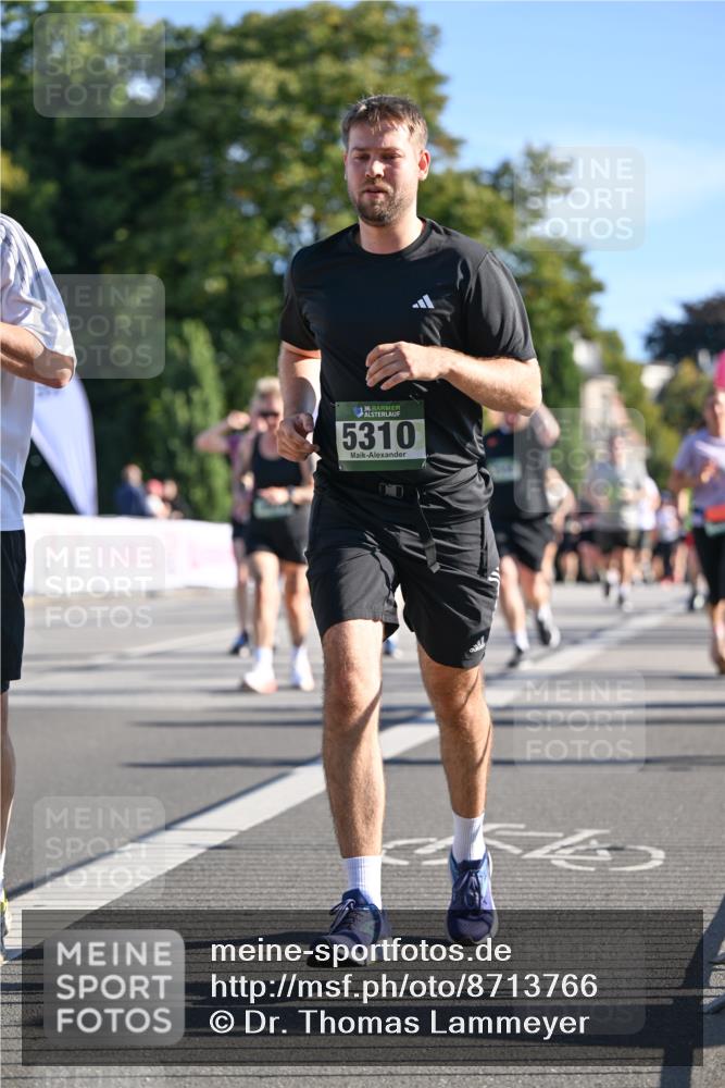 07.09.2025 - BARMER Alsterlauf Dr. Thomas Lammeyer http://msf.ph/oto/8713766 07.09.2025 09:45:51 Laufen 36, 5310 meine-sportfotos.de