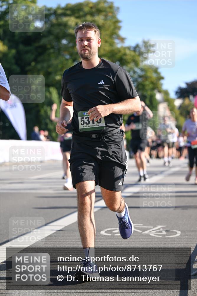 07.09.2025 - BARMER Alsterlauf Dr. Thomas Lammeyer http://msf.ph/oto/8713767 07.09.2025 09:45:51 Laufen 5310 meine-sportfotos.de