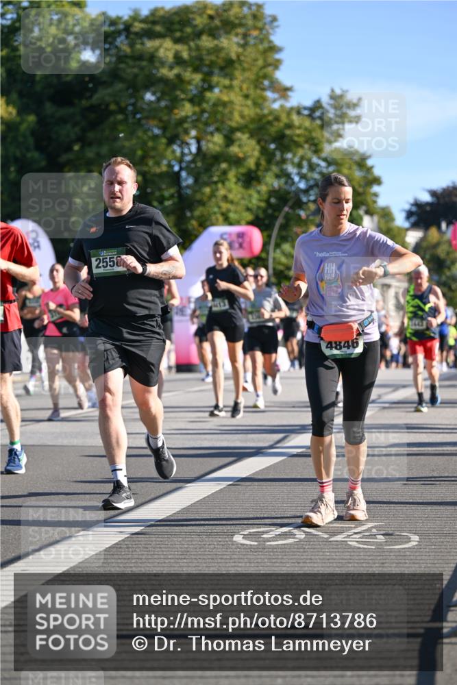 07.09.2025 - BARMER Alsterlauf Dr. Thomas Lammeyer http://msf.ph/oto/8713786 07.09.2025 09:45:54 Laufen 2550, 4846 meine-sportfotos.de