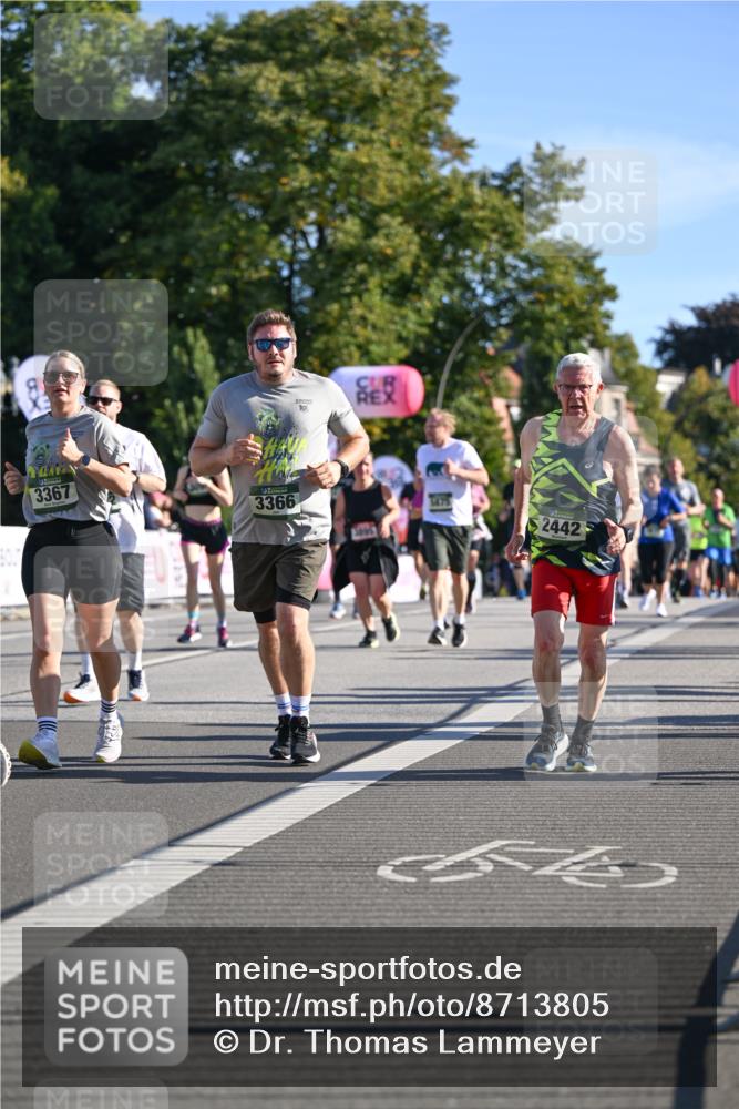 07.09.2025 - BARMER Alsterlauf Dr. Thomas Lammeyer http://msf.ph/oto/8713805 07.09.2025 09:45:57 Laufen 19, 3367, 3366, 3475, 2442 meine-sportfotos.de
