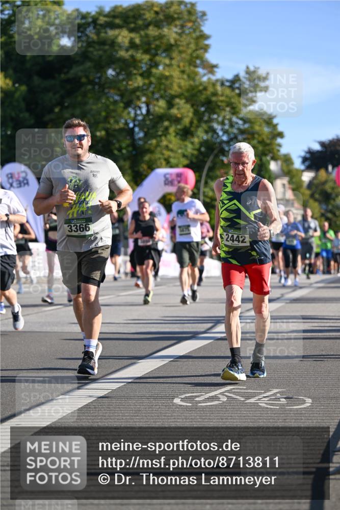 07.09.2025 - BARMER Alsterlauf Dr. Thomas Lammeyer http://msf.ph/oto/8713811 07.09.2025 09:45:58 Laufen 842, 10, 3366, 2442 meine-sportfotos.de