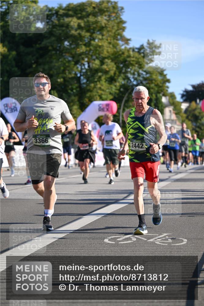 07.09.2025 - BARMER Alsterlauf Dr. Thomas Lammeyer http://msf.ph/oto/8713812 07.09.2025 09:45:58 Laufen 842, 19, 1667, 3366, 1475, 2442 meine-sportfotos.de