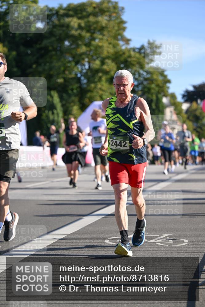 07.09.2025 - BARMER Alsterlauf Dr. Thomas Lammeyer http://msf.ph/oto/8713816 07.09.2025 09:45:59 Laufen 19, 36, 2442 meine-sportfotos.de