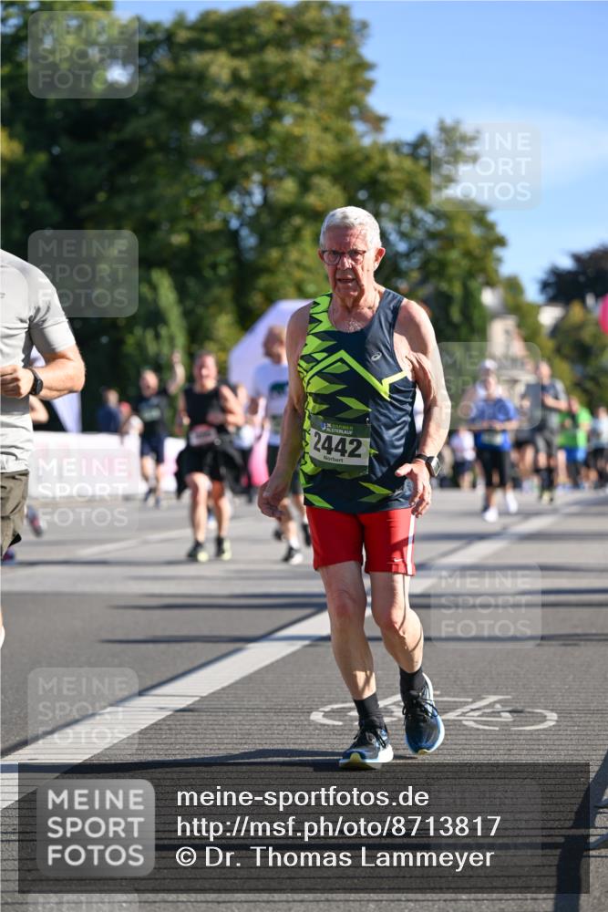 07.09.2025 - BARMER Alsterlauf Dr. Thomas Lammeyer http://msf.ph/oto/8713817 07.09.2025 09:45:59 Laufen 2442 meine-sportfotos.de
