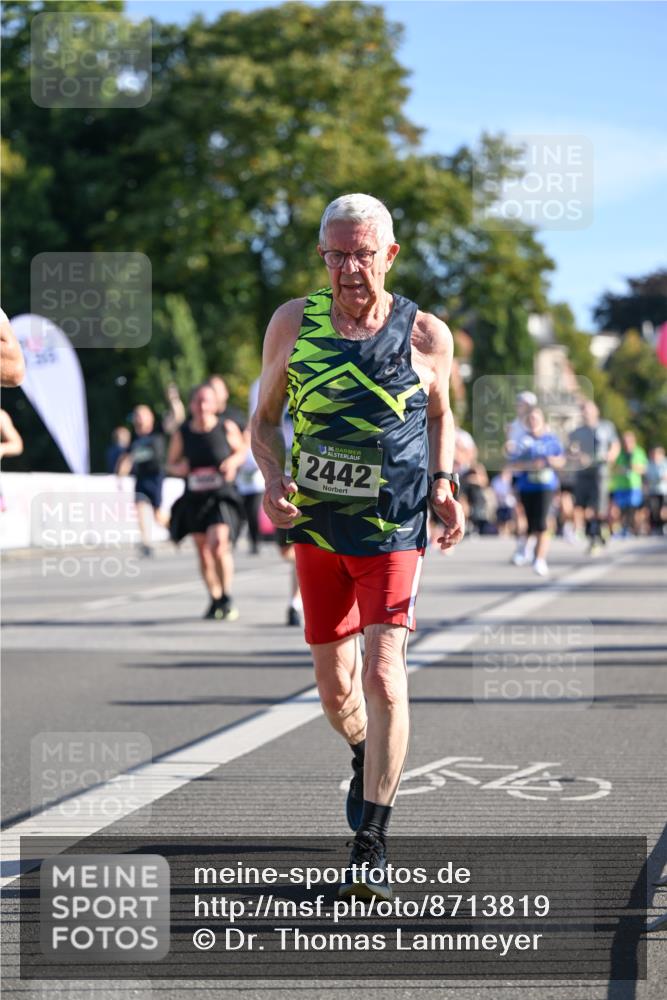07.09.2025 - BARMER Alsterlauf Dr. Thomas Lammeyer http://msf.ph/oto/8713819 07.09.2025 09:45:59 Laufen 36, 2442 meine-sportfotos.de