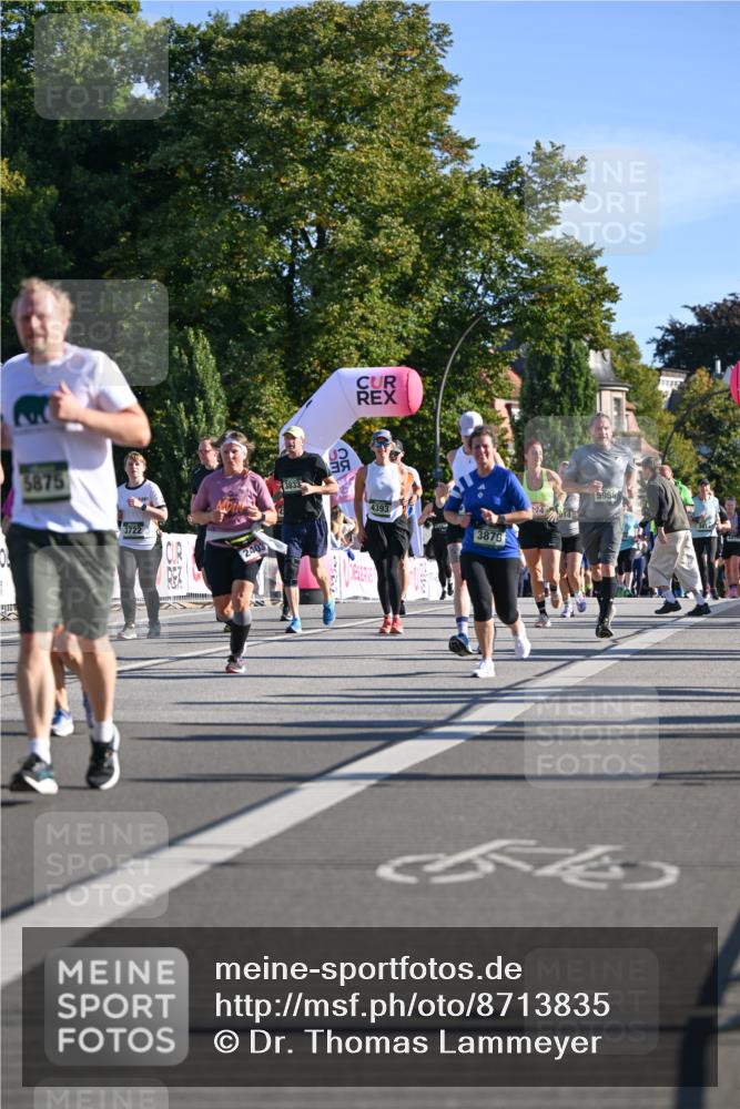 07.09.2025 - BARMER Alsterlauf Dr. Thomas Lammeyer http://msf.ph/oto/8713835 07.09.2025 09:46:02 Laufen 5875, 3722, 2403, 4393, 3879 meine-sportfotos.de