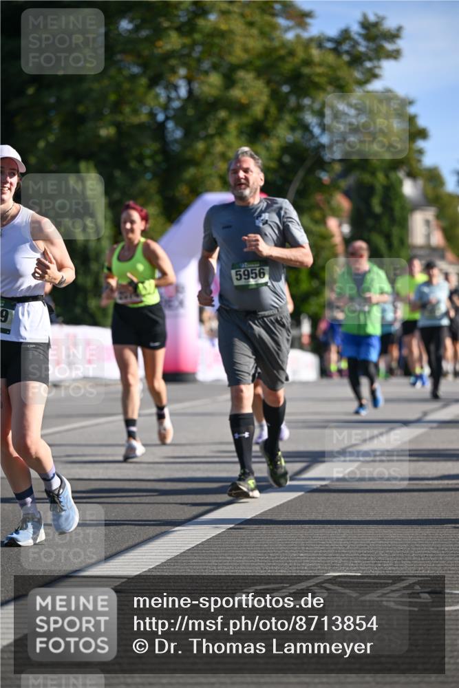 07.09.2025 - BARMER Alsterlauf Dr. Thomas Lammeyer http://msf.ph/oto/8713854 07.09.2025 09:46:06 Laufen 5956 meine-sportfotos.de