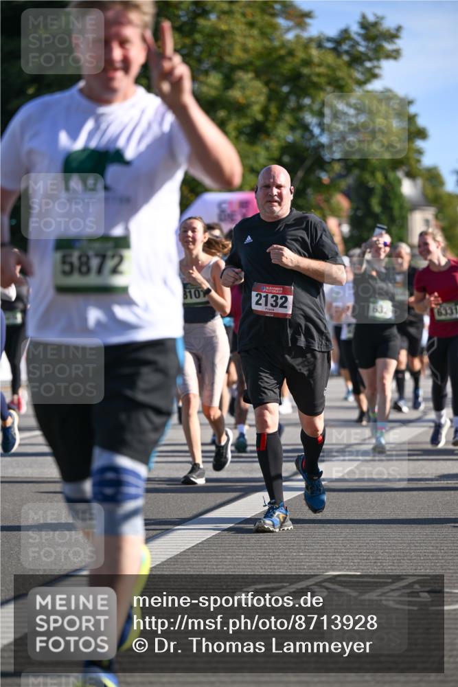 07.09.2025 - BARMER Alsterlauf Dr. Thomas Lammeyer http://msf.ph/oto/8713928 07.09.2025 09:46:19 Laufen 5872, 810, 2132, 632, 6331 meine-sportfotos.de