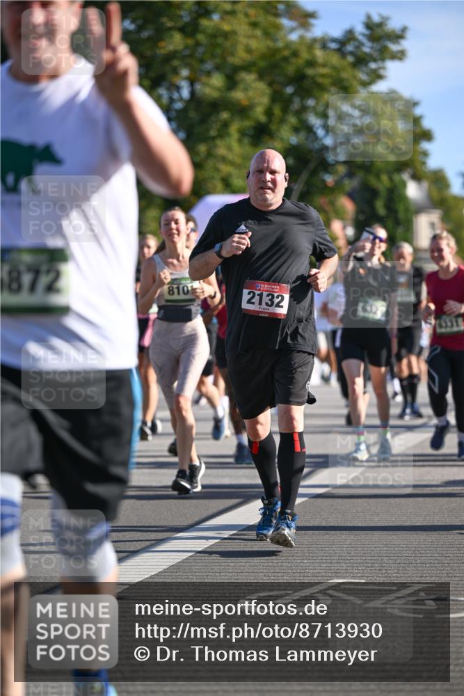07.09.2025 - BARMER Alsterlauf Dr. Thomas Lammeyer http://msf.ph/oto/8713930 07.09.2025 09:46:19 Laufen 872, 810, 36, 2132, 632 meine-sportfotos.de