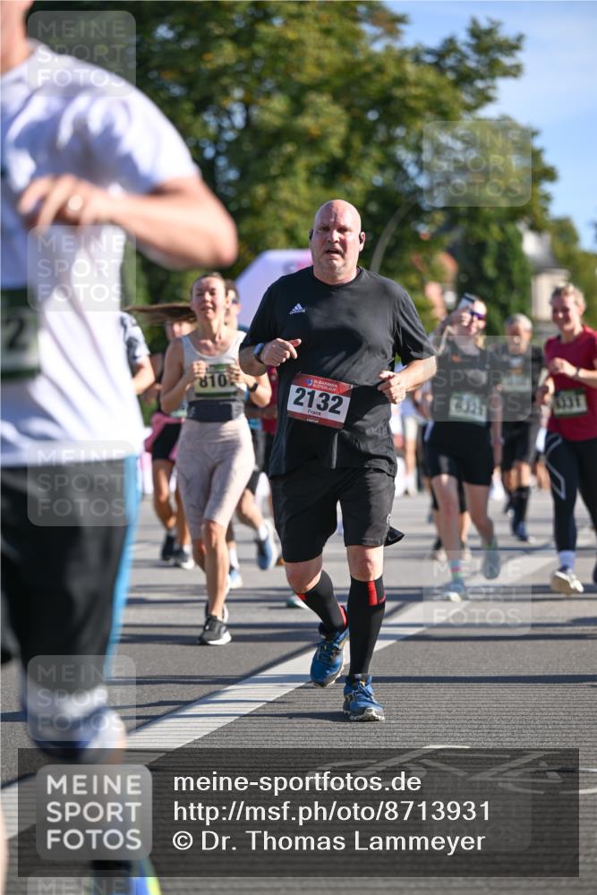 07.09.2025 - BARMER Alsterlauf Dr. Thomas Lammeyer http://msf.ph/oto/8713931 07.09.2025 09:46:19 Laufen 810, 2132, 6321, 1331 meine-sportfotos.de