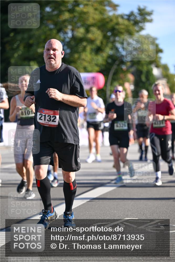 07.09.2025 - BARMER Alsterlauf Dr. Thomas Lammeyer http://msf.ph/oto/8713935 07.09.2025 09:46:20 Laufen 8101, 36, 2132, 6324 meine-sportfotos.de
