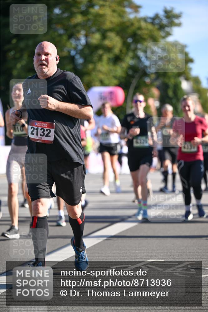 07.09.2025 - BARMER Alsterlauf Dr. Thomas Lammeyer http://msf.ph/oto/8713936 07.09.2025 09:46:20 Laufen 36, 10, 2132, 4331 meine-sportfotos.de