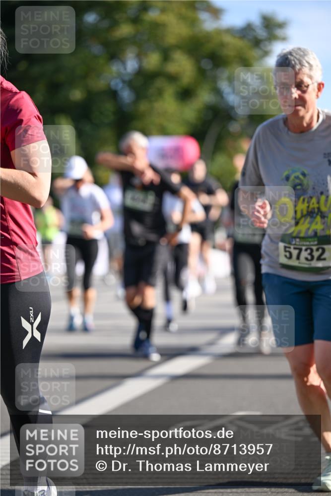07.09.2025 - BARMER Alsterlauf Dr. Thomas Lammeyer http://msf.ph/oto/8713957 07.09.2025 09:46:24 Laufen 5732 meine-sportfotos.de