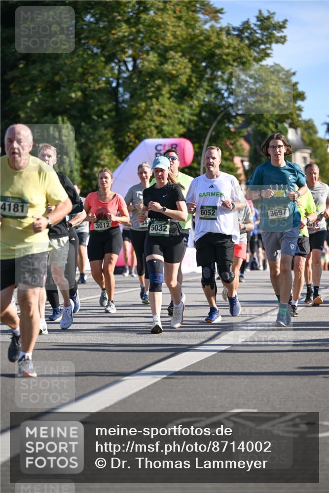 07.09.2025 - BARMER Alsterlauf Dr. Thomas Lammeyer http://msf.ph/oto/8714002 07.09.2025 09:46:34 Laufen 4181, 3012, 5032, 6052, 3697, 4515 meine-sportfotos.de