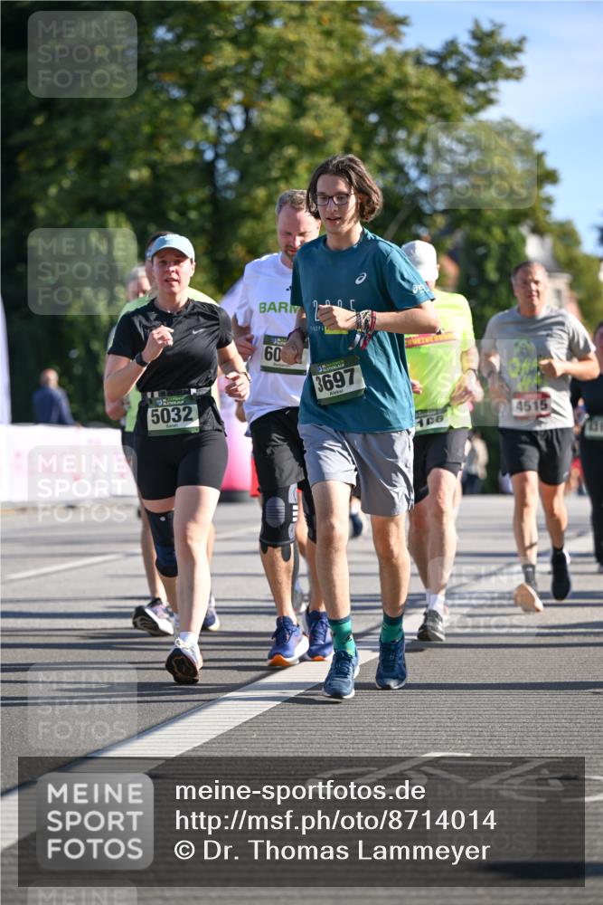 07.09.2025 - BARMER Alsterlauf Dr. Thomas Lammeyer http://msf.ph/oto/8714014 07.09.2025 09:46:36 Laufen 5032, 60, 3697, 4515 meine-sportfotos.de