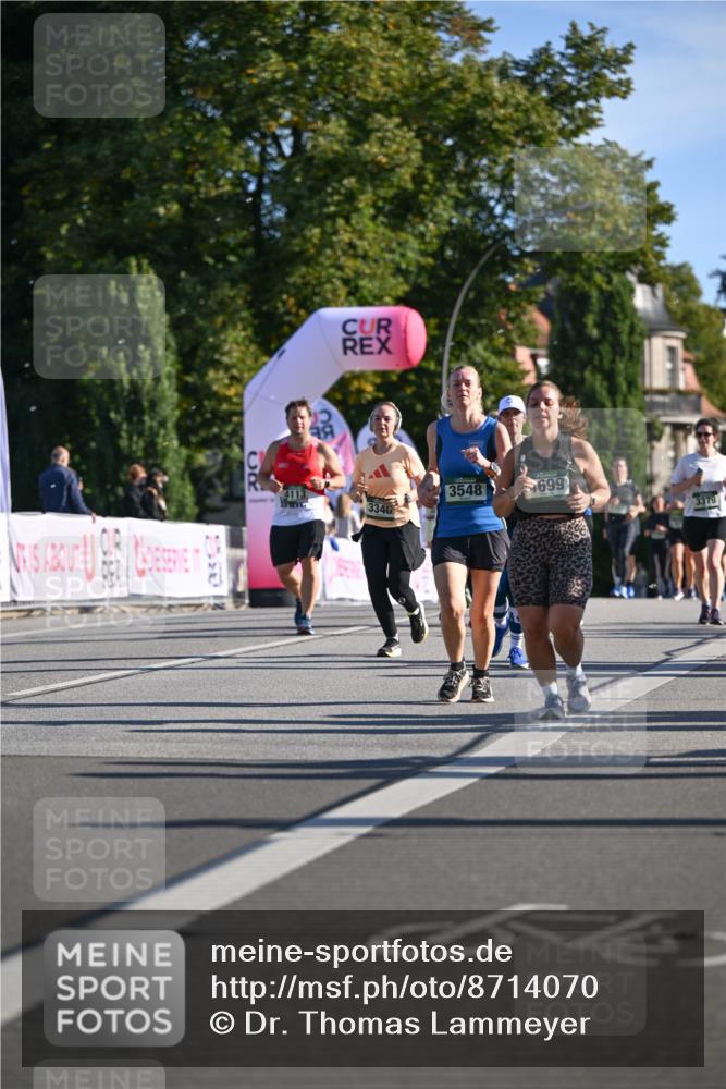 07.09.2025 - BARMER Alsterlauf Dr. Thomas Lammeyer http://msf.ph/oto/8714070 07.09.2025 09:46:46 Laufen 4113, 3548, 699, 3346, 3379 meine-sportfotos.de