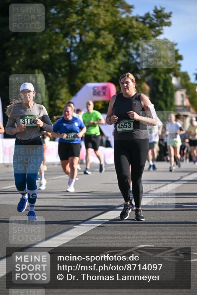 07.09.2025 - BARMER Alsterlauf Dr. Thomas Lammeyer http://msf.ph/oto/8714097 07.09.2025 09:46:50 Laufen 3186, 4553 meine-sportfotos.de