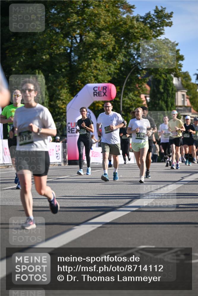 07.09.2025 - BARMER Alsterlauf Dr. Thomas Lammeyer http://msf.ph/oto/8714112 07.09.2025 09:46:53 Laufen 3379, 2707, 50, 5414, 2225, 6050, 8125 meine-sportfotos.de