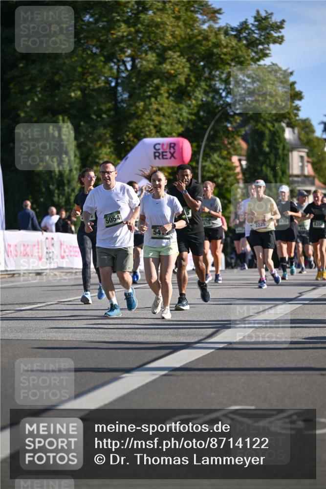 07.09.2025 - BARMER Alsterlauf Dr. Thomas Lammeyer http://msf.ph/oto/8714122 07.09.2025 09:46:55 Laufen 5054, 2225, 6125, 54, 8356 meine-sportfotos.de