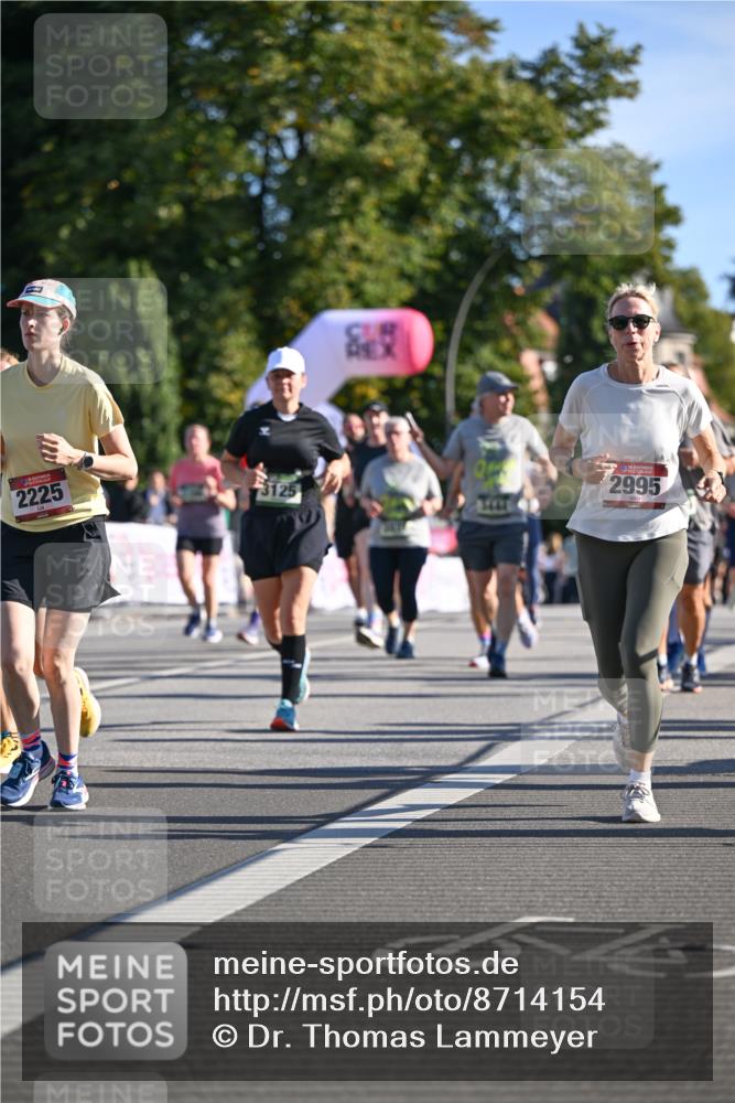 07.09.2025 - BARMER Alsterlauf Dr. Thomas Lammeyer http://msf.ph/oto/8714154 07.09.2025 09:47:00 Laufen 2225, 2995 meine-sportfotos.de