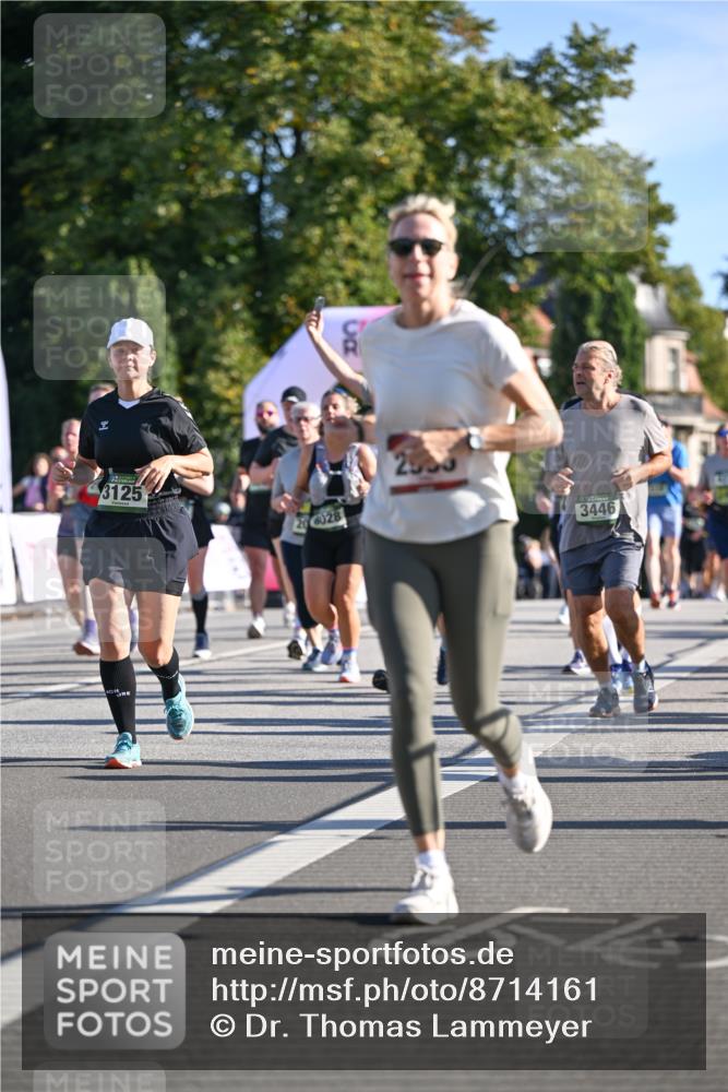 07.09.2025 - BARMER Alsterlauf Dr. Thomas Lammeyer http://msf.ph/oto/8714161 07.09.2025 09:47:01 Laufen 3125, 028, 2953, 3446 meine-sportfotos.de