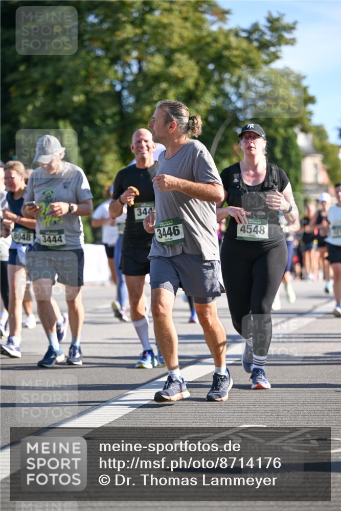 07.09.2025 - BARMER Alsterlauf Dr. Thomas Lammeyer http://msf.ph/oto/8714176 07.09.2025 09:47:04 Laufen 8048, 3444, 344, 3446, 4548 meine-sportfotos.de