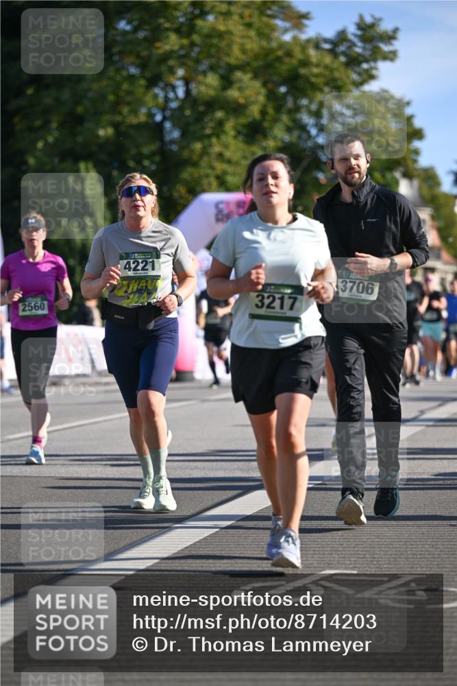 07.09.2025 - BARMER Alsterlauf Dr. Thomas Lammeyer http://msf.ph/oto/8714203 07.09.2025 09:47:08 Laufen 2560, 4221, 3217, 3706 meine-sportfotos.de