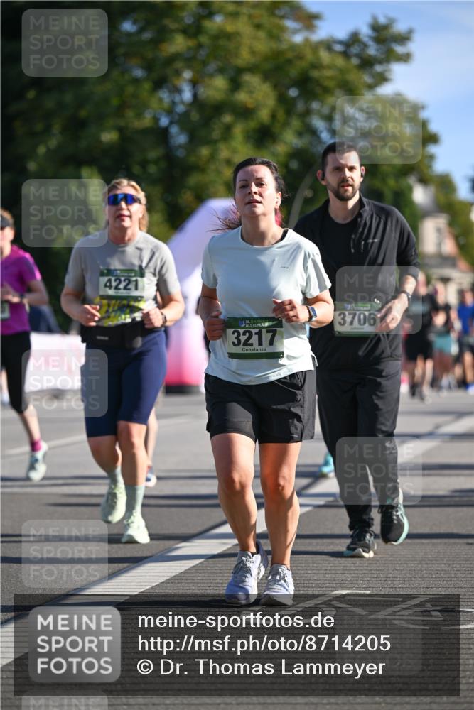 07.09.2025 - BARMER Alsterlauf Dr. Thomas Lammeyer http://msf.ph/oto/8714205 07.09.2025 09:47:09 Laufen 4221, 36, 3217, 3706 meine-sportfotos.de